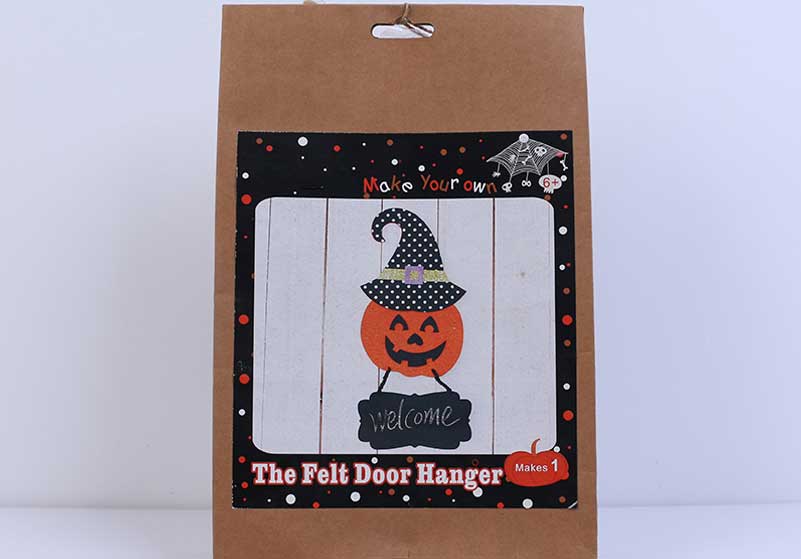 Specification of Halloween Felt Ornament Kit